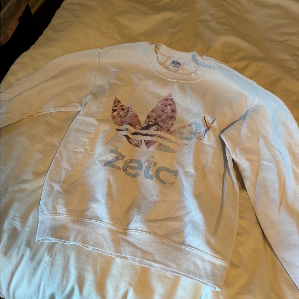 Zeta Tau Alpha White Crewneck